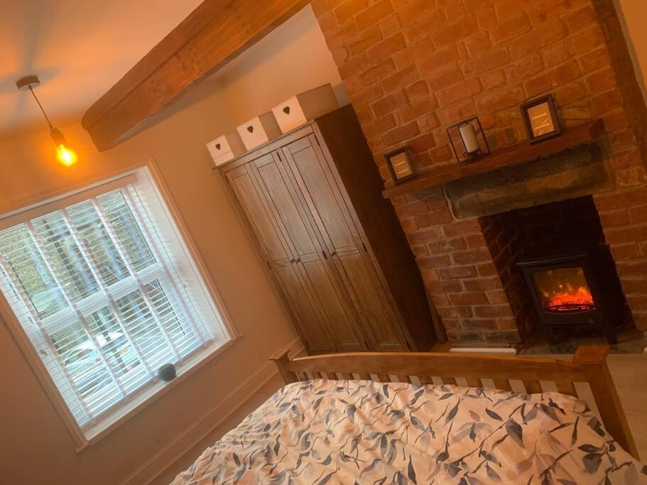 Quaint 1 Bedroom Cottage In Pudsey, Leeds Экстерьер фото