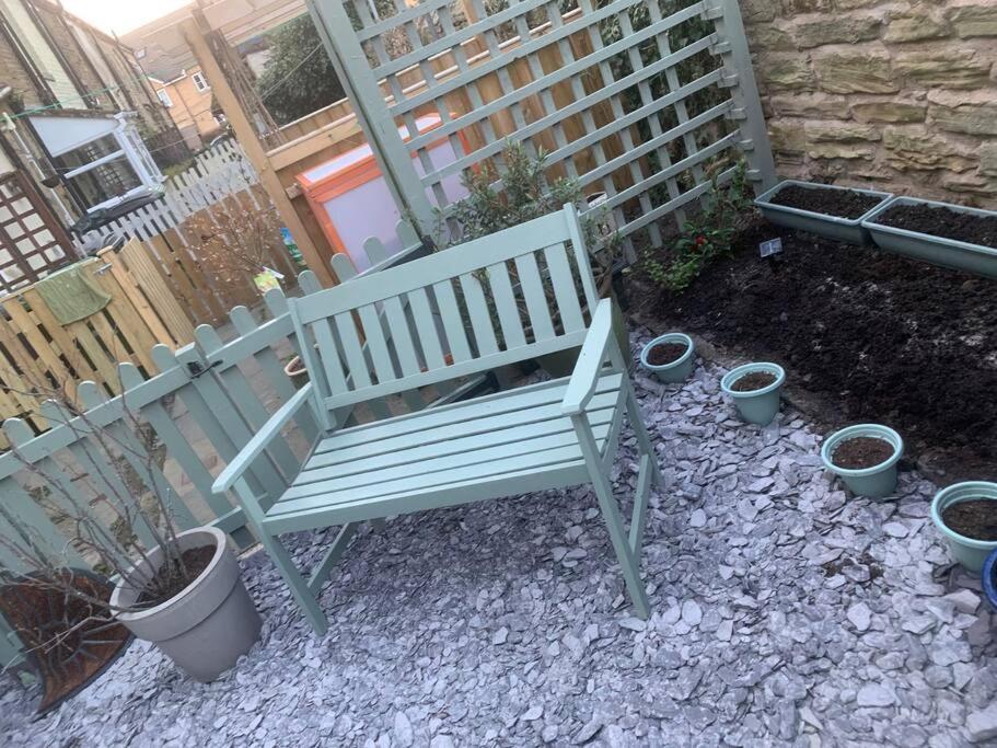 Quaint 1 Bedroom Cottage In Pudsey, Leeds Экстерьер фото