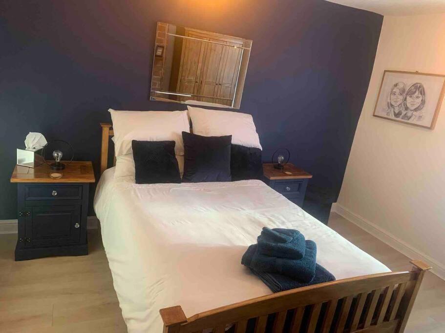 Quaint 1 Bedroom Cottage In Pudsey, Leeds Экстерьер фото